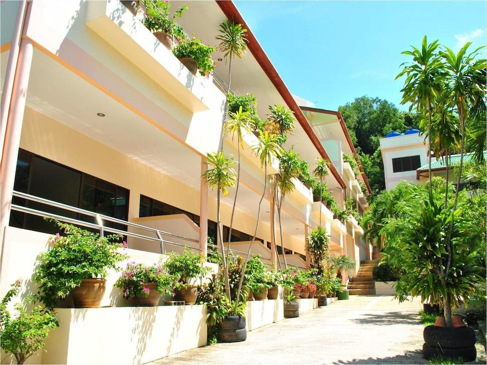 Karon Village Hotel Exterior photo